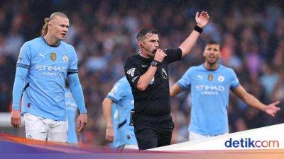 Mikel Arteta - Michael Oliver - Leandro Trossard - Jeremy Doku - Riccardo Calafiori - Liga Inggris - Michael Oliver, Wasit yang Jadi 'Musuh' Arsenal - sport.detik.com