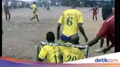 Ramai Meme Parkir Bus Arsenal - sport.detik.com