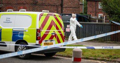 LIVE: Forensics scour house with huge police scene in place on residential street - manchestereveningnews.co.uk