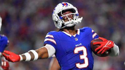 Bills' Damar Hamlin records 1st career interception, sets up another TD vs Jaguars