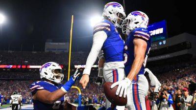 Bills hammer Jaguars to maintain perfect start