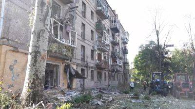 Russia strikes Zaporizhzhia again, killing one and wounding six