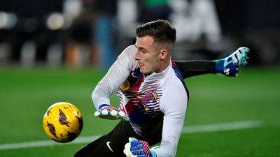 Barcelona boss Flick backs keeper Pena to cover for injured Ter Stegen