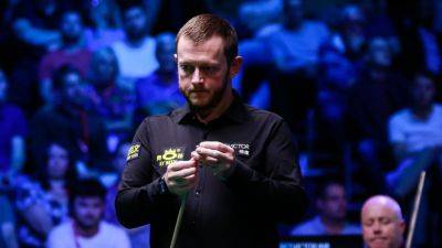 Mark Allen puts table ire behind him to ease past Aaron Hill at British Open