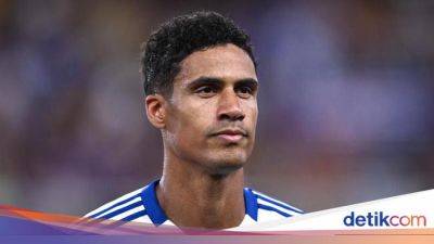 Raphael Varane Umumkan Pensiun, tapi Tetap Bertahan di Como