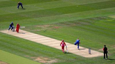 Equal starting salaries for male and female English county cricketers