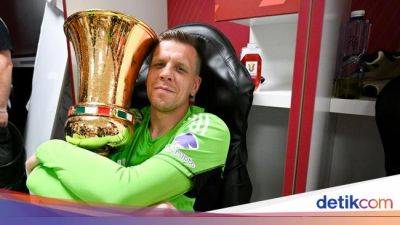 Ter Stegen Cedera, Szczesny Merapat ke Barcelona