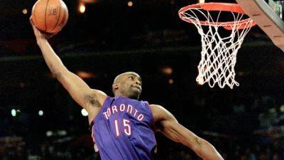 Welcome back Carter: Ex-Raptors star honoured at Toronto ceremony