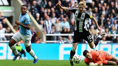 Anthony Gordon spot on as Newcastle fight back to hold Manchester City