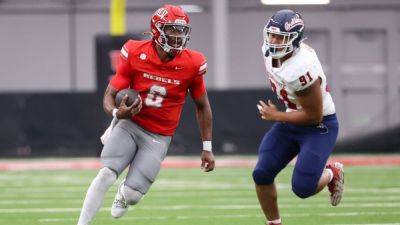 QB Hajj-Malik Williams, UNLV Rebels roll, race to 4-0 start - ESPN