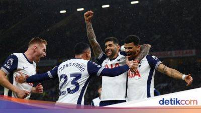 Cara Tottenham Lucuti Man United