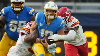 Chargers' Justin Herbert slams helmet in frustration amid loss to Chiefs