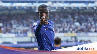 Dor! Momen Nicolas Jackson Rayakan Gol dengan Gaya Viral di Olimpiade