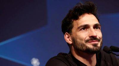 Former Dortmund defender Hummels joins Roma