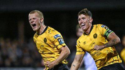 Stephen Kenny's St Patrick's Athletic come from behind to beat Dundalk despite son Eoin scoring