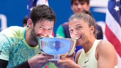 Italy's Errani crowns dream year with US Open mixed doubles win