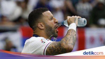 Kyle Walker Tak Dipanggil Inggris, Komentari Keputusan Lee Carsley