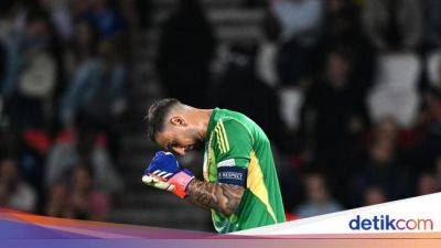 Gianluigi Donnarumma - Giovanni Di-Lorenzo - Donnarumma Lagi Benerin Sarung Tangan, Eh Kebobolan - sport.detik.com