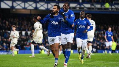 David Moyes - Sean Dyche - Seamus Coleman - Seamus Coleman guides Everton past Peterborough after Sean Dyche exit - rte.ie - county Harrison - county Armstrong - county Coleman