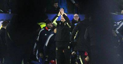 Friday’s briefing: Dyche leaves Everton and Potter prepares for first game