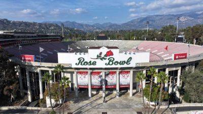 Rose Bowl being used as donation hub amid Los Angeles wildfires - ESPN