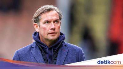 Marco Van-Basten - Denny Landzaat - Alex Pastoor Suka Pemain yang Rela 'Mati' untuk Tim - sport.detik.com