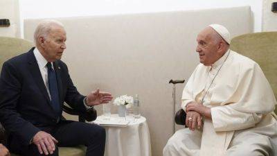 Joe Biden - Barack Obama - Peace - Biden honours Pope Francis with the Presidential Medal of Freedom - euronews.com - county White - state California