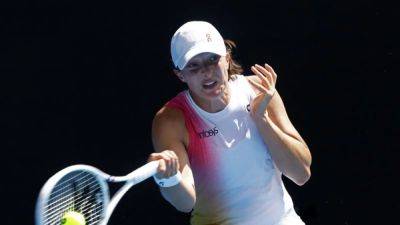 Iga Swiatek - Danielle Collin - Swiatek delivers unconvincing win to reach second round in Melbourne - channelnewsasia.com - France - Usa - Australia - Czech Republic - Poland - county Collin - Slovakia