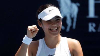 Emma Raducanu - Amanda Anisimova - 'Mind of its own': Raducanu advances despite wayward serve - channelnewsasia.com - Russia - Usa - Australia - county Park