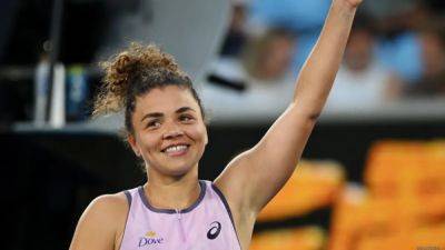 Paolini finds Wei through to second round of Australian Open