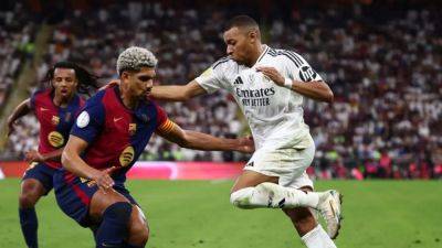 Barcelona may keep defender Araujo after Martinez injury, says Flick