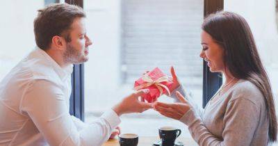 Poundland brings back £1 engagement ring for Valentine's Day - and people are divided