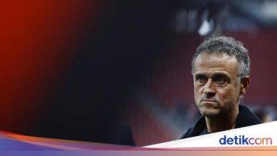 parís saint Germain - Paris Saint-Germain - Khvicha Kvaratskhelia - Luis Enrique Bungkam Ditanya Transfer Kvarathskhelia ke PSG - sport.detik.com