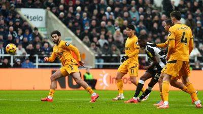 Premier League wrap: Alexander Isak nets again as Newcastle rise to fourth.