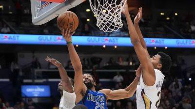 Mavericks say non-call on apparent goaltend cost them game - ESPN