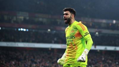David Raya insists Arsenal can overtake Liverpool at the top