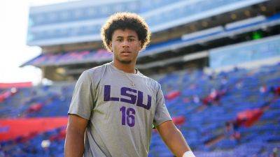 Wesley Hitt - LSU football star Colin Hurley injured in on-campus car crash: police report - foxnews.com - state Ohio