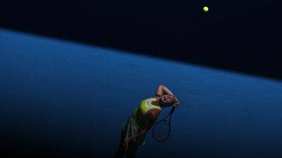 Defending champion Aryna Sabalenka prevails despite serve issues