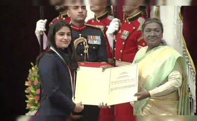 Manu Bhaker, D Gukesh Receive Khel Ratna From President Droupadi Murmu At Rashtrapati Bhavan