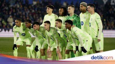 Jules Kounde - Pedri Sebut Barcelona Harus Sempurna di Sisa Musim - sport.detik.com