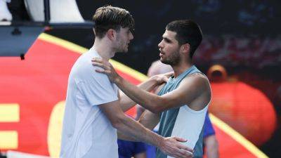 Carlos Alcaraz reaches last-eight after Jack Draper retires injured