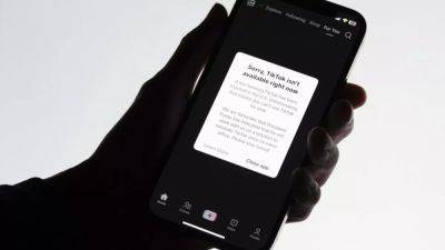 Trump says he'll issue an executive order on Monday to get TikTok back up