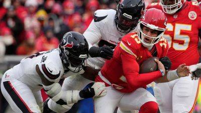 Patrick Mahomes - Travis Kelce - Ed Zurga - Will Anderson-Junior - NFL refs under fire over questionable calls in Chiefs' playoff win over Texans - foxnews.com - state Missouri