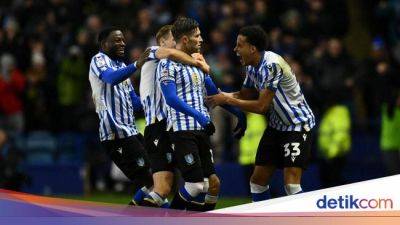 Derby County - Sheffield Wednesday - Michael Smith - Josh Windass - Liga Inggris - Apa Ini Calon Kuat Gol Terbaik 2025? Tembak dari Tengah Lapangan, Gol! - sport.detik.com