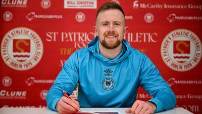 Stephen Kenny - Chris Forrester - Joe Redmond - Experienced defender Sean Hoare rejoins St Pat's - rte.ie - Ireland