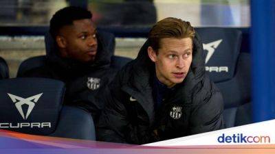 Hansi Flick - De Jong Tak Jamin akan Selamanya di Barcelona - sport.detik.com