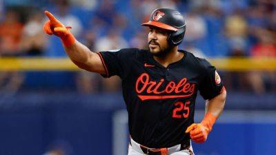 Sources - Blue Jays, Anthony Santander reach 5-year deal - ESPN