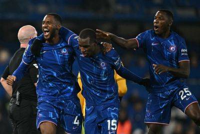 Chelsea beat Wolves to return to Premier League top four