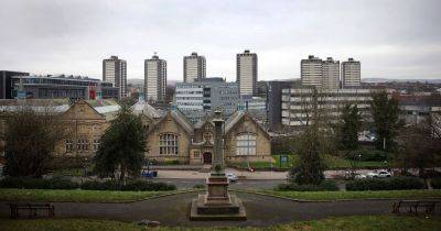 Full charges eight men in Rochdale child sex abuse and rape trial face - manchestereveningnews.co.uk