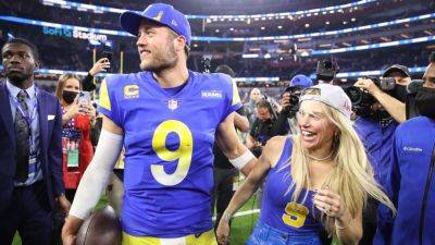 Rams QB Matthew Stafford played through broken ribs, wife says - ESPN